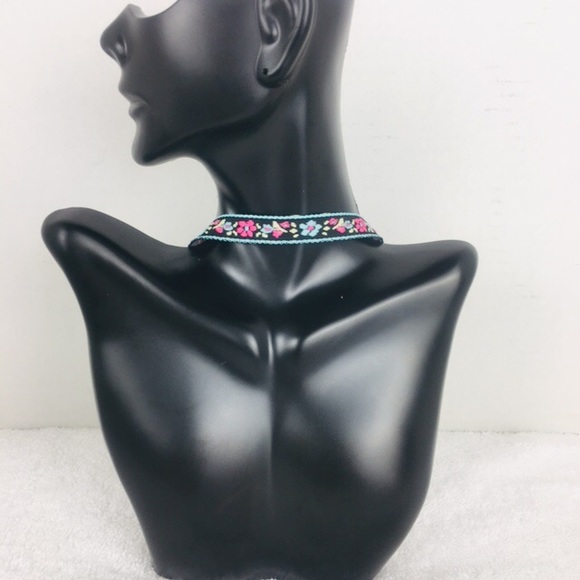 Carol Inc. Fabric Choker Set - Picture 4 of 5